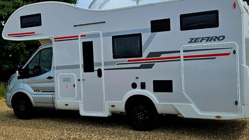Zefiro 675 2025 – Luxury and Spacious 6 berth Motorhome 