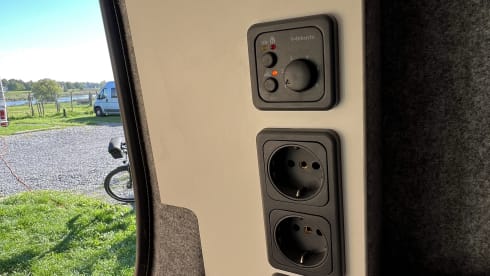 Beautiful 2p Mercedes-Benz bus from 2019 (new interior 2023)