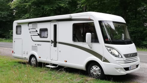 Hymer Excis-i 678, Automatic, 150 hp, air suspension, 4 adults. or 2 adults + 3child.