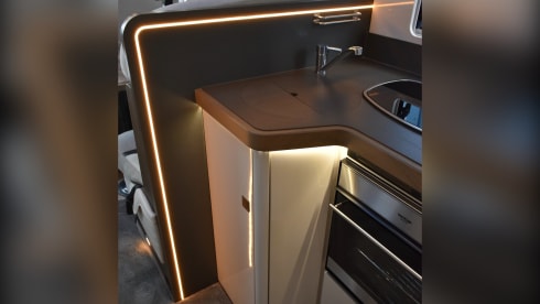 Pegaso  – Splendido camper di classe A - 4 posti letto - 5 cinture di sicurezza, Pegaso 740 