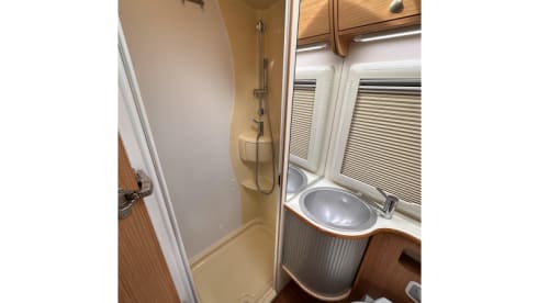 Adria  – Adria met veel optie , luxe en ruimte 