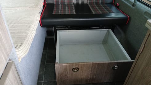Nostromo – 4 berth Ford bus from 2005