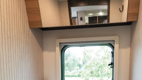 King 9 – Brand new luxury 5-person camper