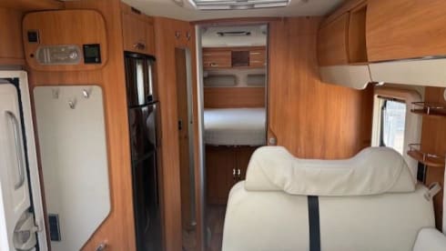 Hymer T 698CL 180pk half integraal 2016