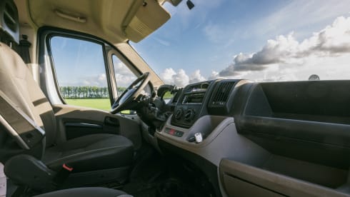Lola – Minibus Citroën 2 places de 2011