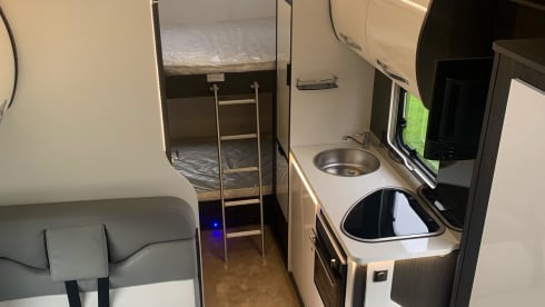 VU – 6 berth Roller Team Auto 2022