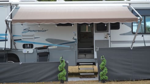 Winnebago Itasca Suncruiser 6 berth (4 seat belts)