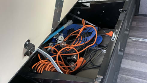 Ford Nugget Den Hoorn – SuperFord Nugget 4 persons 2021