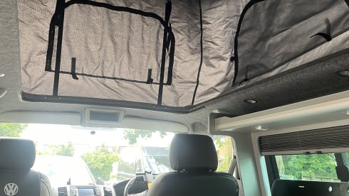 Jude – 4 berth Volkswagen LWB Campervan 2014 New Conversion 