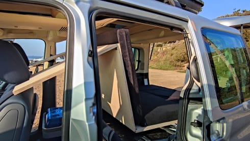 Bonnie – Citroen Berlingo Multispace Mini Campervan