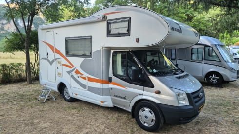 3p Renault Rapido integrated retro camper