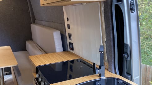 Pamela – Off grid 4 berth Mercedes Sprinter
