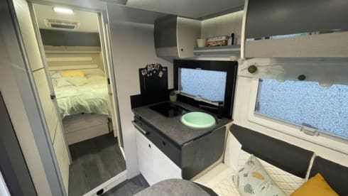 The Dreamcatcher – Challenger Graphite Ultimate 380 Automatic 170hp 5P