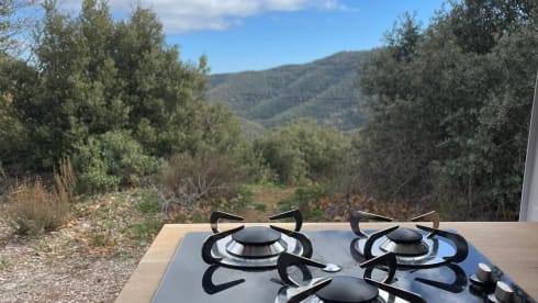 Bussie  – Atmospheric Sprinter bus - off grid