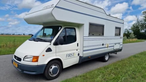 Ford Ultimate Family Camper – Airco, Solar Panel & 6 Beds!