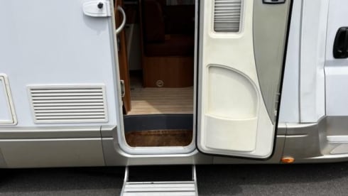 De Camper – Pilote semi-integrated (3 persons)