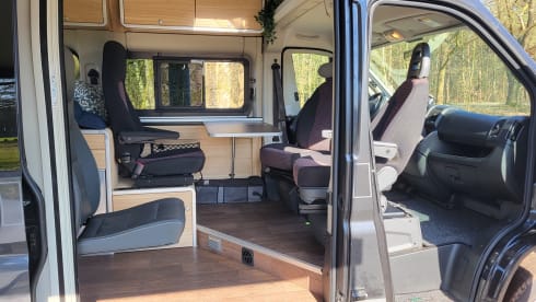 Buszz – Hymer RIo '14, 4 seater/2 bedroom. Compact, surprisingly spacious