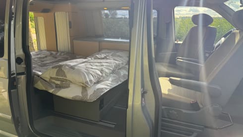 4p Volkswagen campervan uit 2004