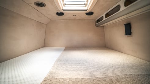 THE JUGGERNAUT – 5 berth Volkswagen bus from 2016