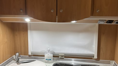 BeeHappy Motorhome Hire 🐝 – Beautiful 4 berth motorhome perfect for a couple or small family. 