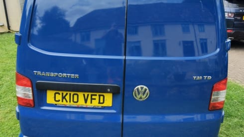 Adventure Awaits – Newley converted 2 to 4 berth Volkswagen campervan