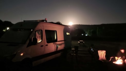 Buzz – 4 berth Mercedes LWB Sprinter - Epic Adventure Van