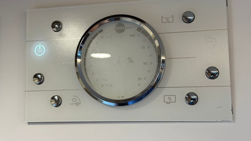 Automaat – 5p luxury camper with separate bed & electric lifting bed