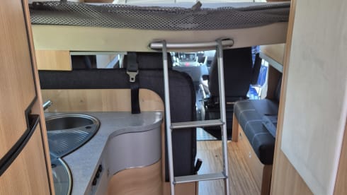 Dethleff camper met inventaris – Dethleff Globe 4 semi-integrated 4 persons