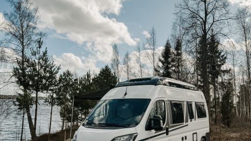 CampChamp – Brand new Campervan from 2024 with Skyloft, air conditioning and much more!