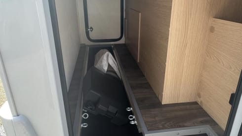 Little Sunny – 2 berth Sunlight V60 Adventure Edition