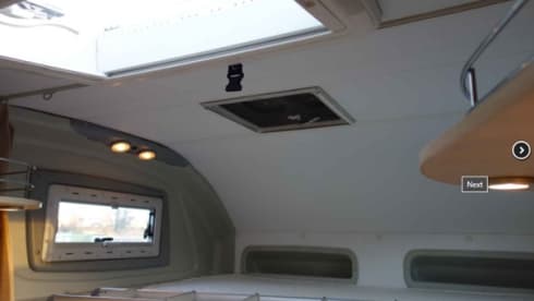 Mardy – Well maintained 3 person camper (alcove) for rent