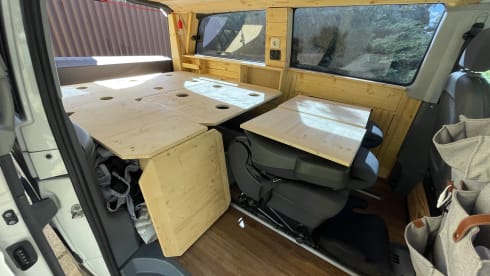 Franz Ferdinand – Beautiful compact 4x4 Camper