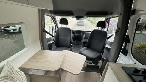 2p Mercedes-Benz bus from 2024