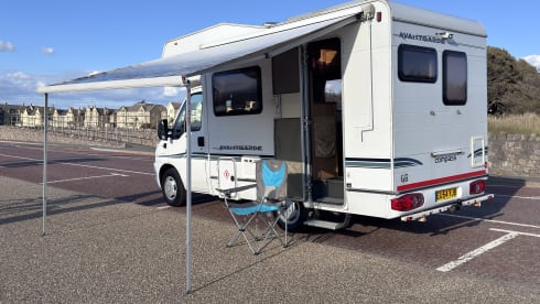 Dora – Peugeot mansarda con 4 posti letto del 2005