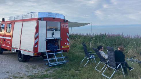 Leonardus – Leonardus - fire brigade camper Mercedes 4-p