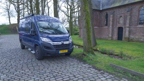 Frits – Frits: Comfortabele, complete camper voor 2 personen (en 1 hond)