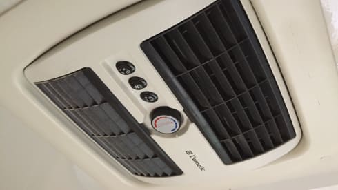 Traveler – Starker Familiencamper für 6 Personen mit B-Führerschein mit Anhängerkupplung und Garage!