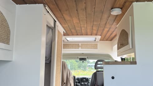Perro – 2p Peugeot campervan from 2016