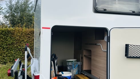 Very luxurious and spacious Adria Matrix family camper (max. 5 pers.).