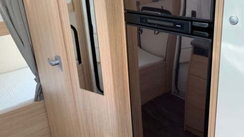 Sunlight – Luxury 6 berth Sunlight A72 ~ 6 seatbelts ~ 8 seats ~ HUGE SPEC