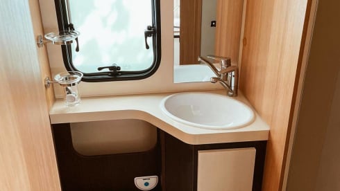 enjoycamper1 – FORSTER A699 DVB ALKOVEN 6 PERSONEN IDEAL FÜR FAMILIEN