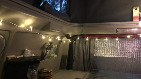 Nugget – On an adventure with a cozy camper 'the Nugget'