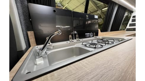 Noah – VW LWB Campervan 4 berth