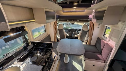 Clifford – Luxury 4 berth Chausson 788 Auto 2025