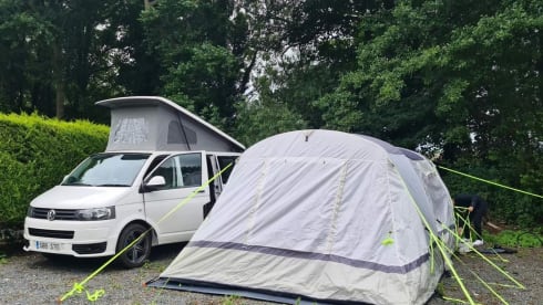 S88 – VW T5.1 Camper LANGE WHEEL BASE - Sitzplätze 5 Schlafplätze 4 (10 Schlafplätze inkl. Markise)