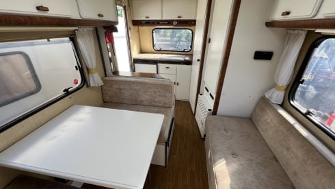 Lucky 88 – Panaromic view, spatious Hymer fully equiped