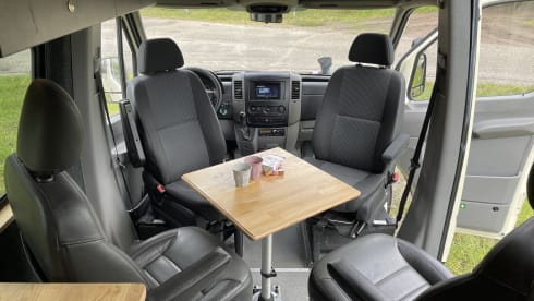 Mercedes-Benz Sprinter Adventure Camper 4 Personen
