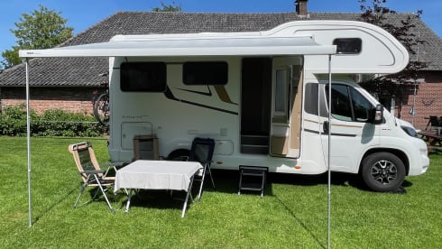 Eura – Compact Eura Mobil with cozy rear seating