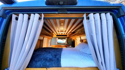 Stunning cosy Edinburgh camper, perfect for exploring Scotland