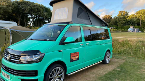Scooby LWB – DOG FRIENDLY VW CAMPERVAN WITH ALL THE EXTRAS  FOR A GREAT HOLIDAY